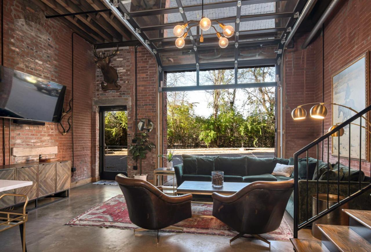 One-Of-A-Kind! Roll Up Garage Door-Pool, Speakeasy Villa Nashville Exteriör bild