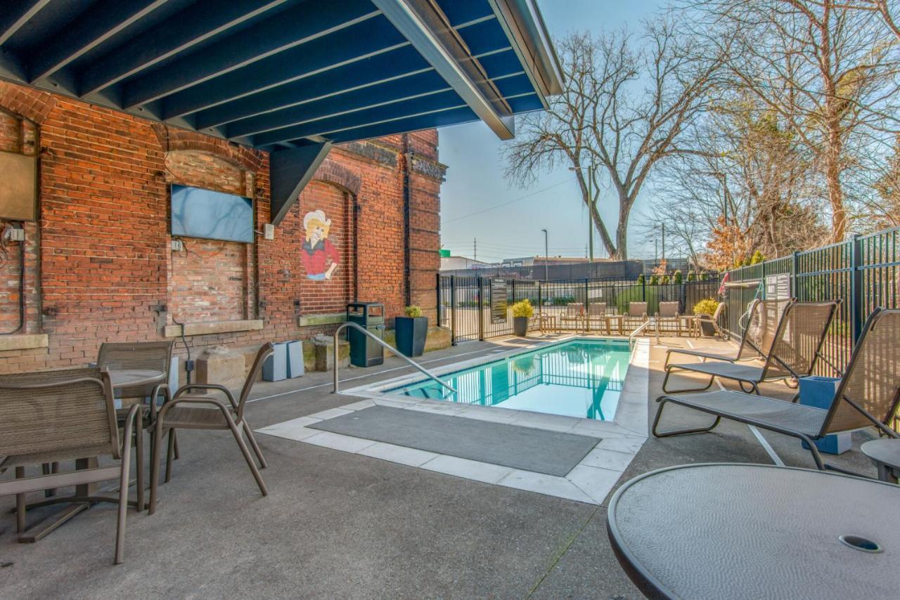 One-Of-A-Kind! Roll Up Garage Door-Pool, Speakeasy Villa Nashville Exteriör bild