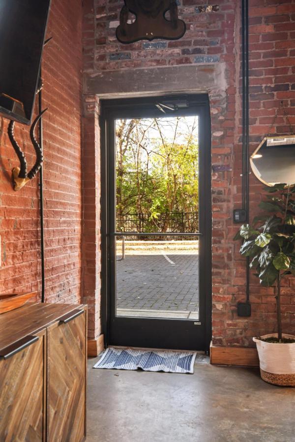 One-Of-A-Kind! Roll Up Garage Door-Pool, Speakeasy Villa Nashville Exteriör bild