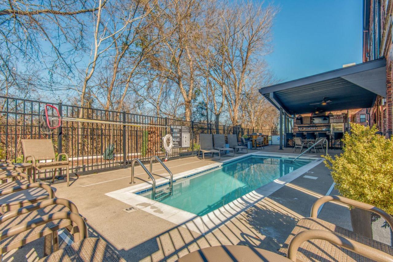 One-Of-A-Kind! Roll Up Garage Door-Pool, Speakeasy Villa Nashville Exteriör bild