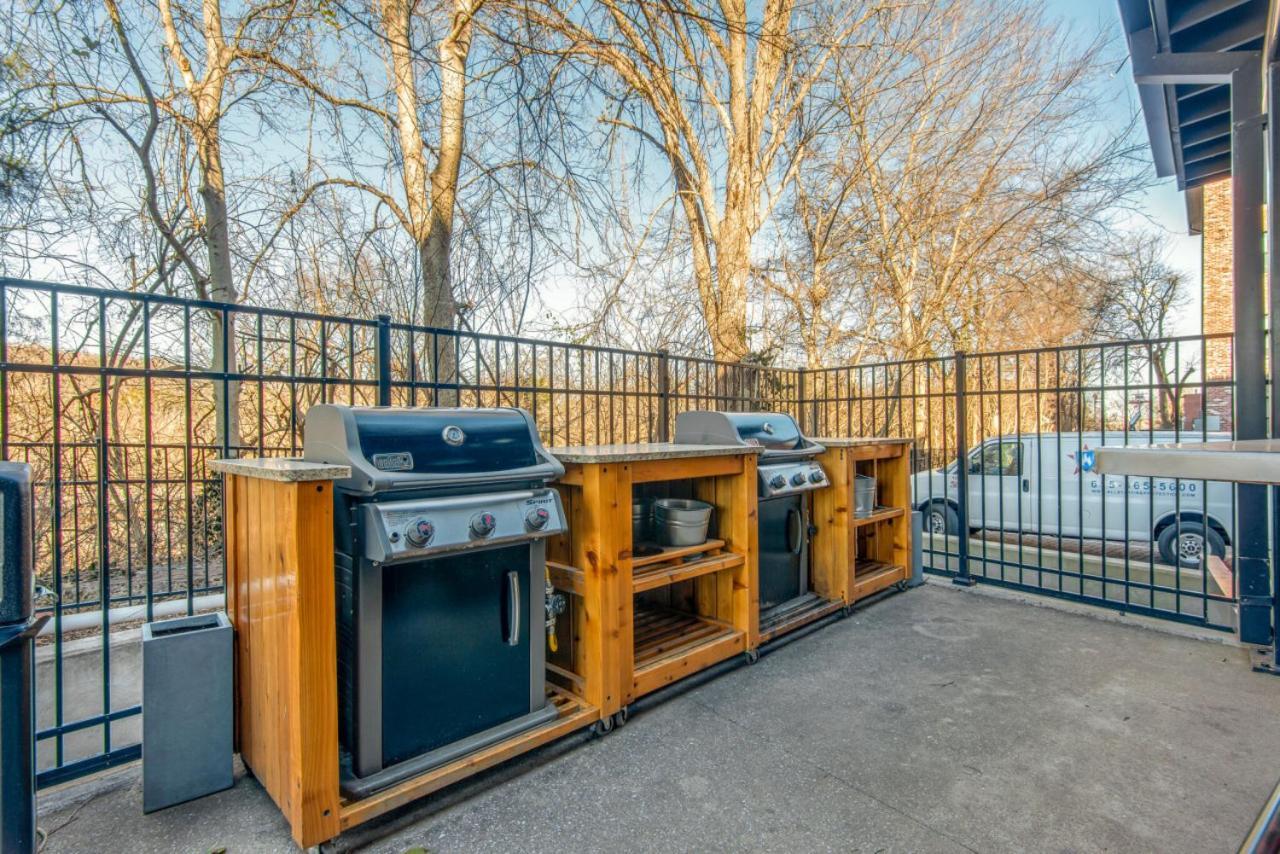 One-Of-A-Kind! Roll Up Garage Door-Pool, Speakeasy Villa Nashville Exteriör bild