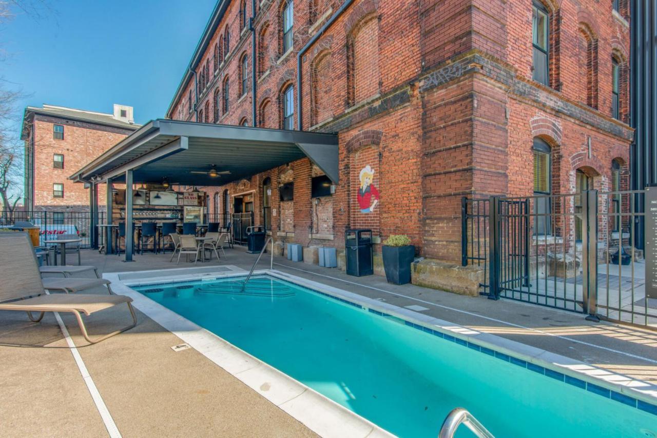 One-Of-A-Kind! Roll Up Garage Door-Pool, Speakeasy Villa Nashville Exteriör bild